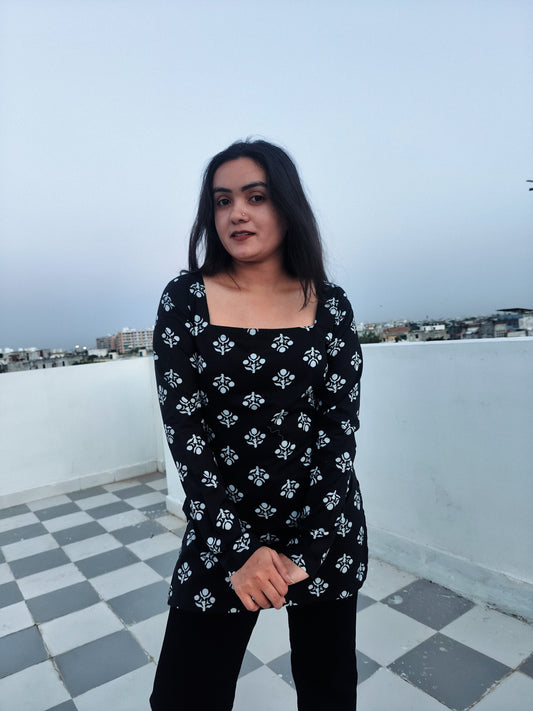 Midnight Charm Cotton Kurti – Black & White Floral Straight Fit