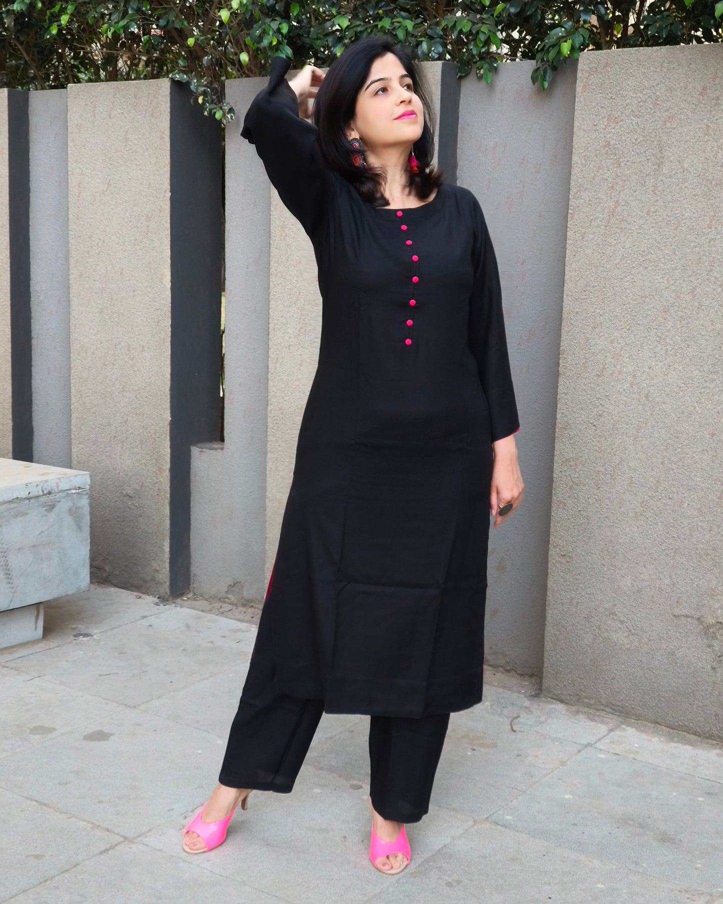 Vastramaniaa Women's 3/4th Sleeve Round Neck Kurta Pant Set