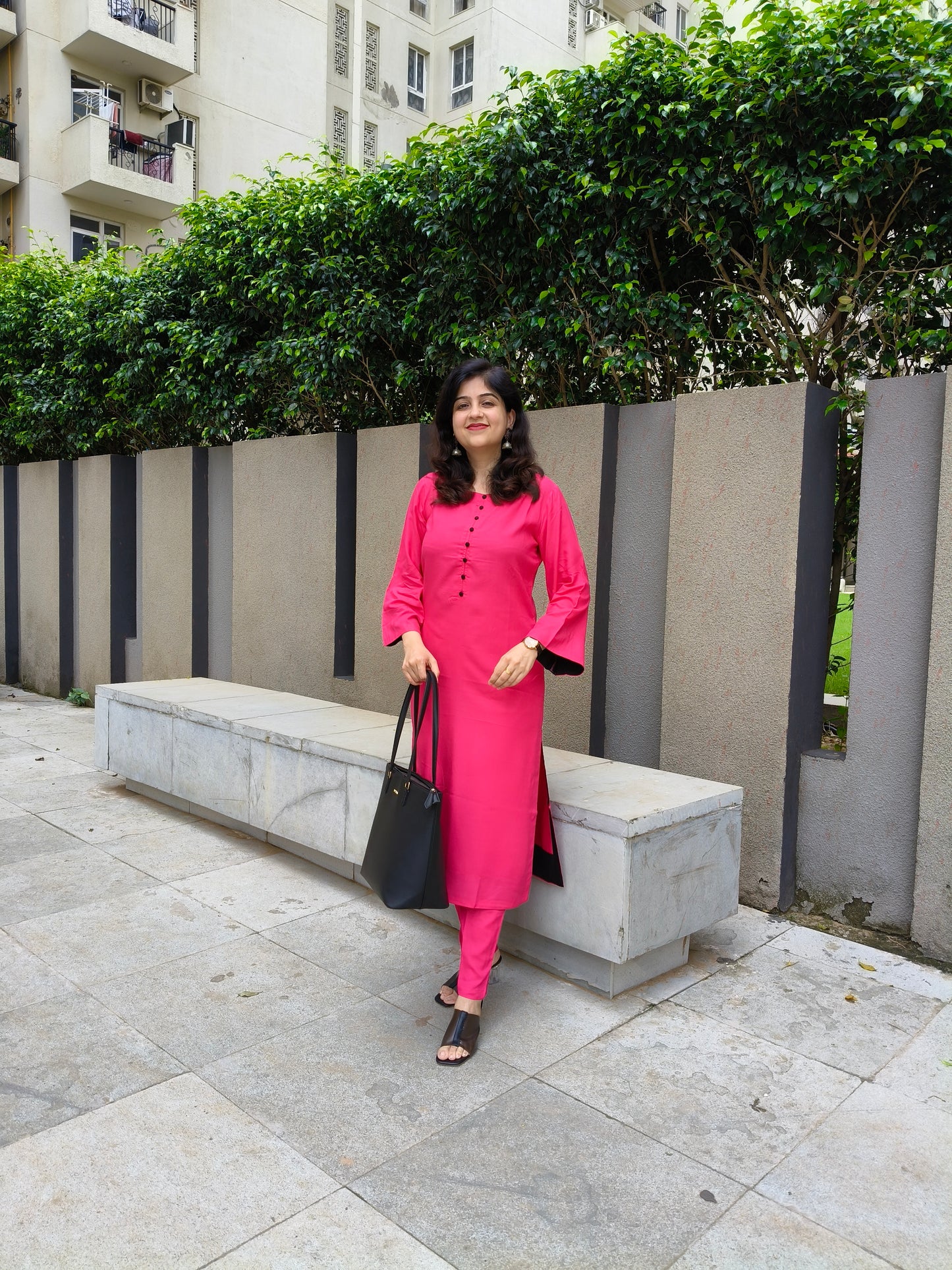 Vastramaniaa Solid Glow Kurta Pant Set