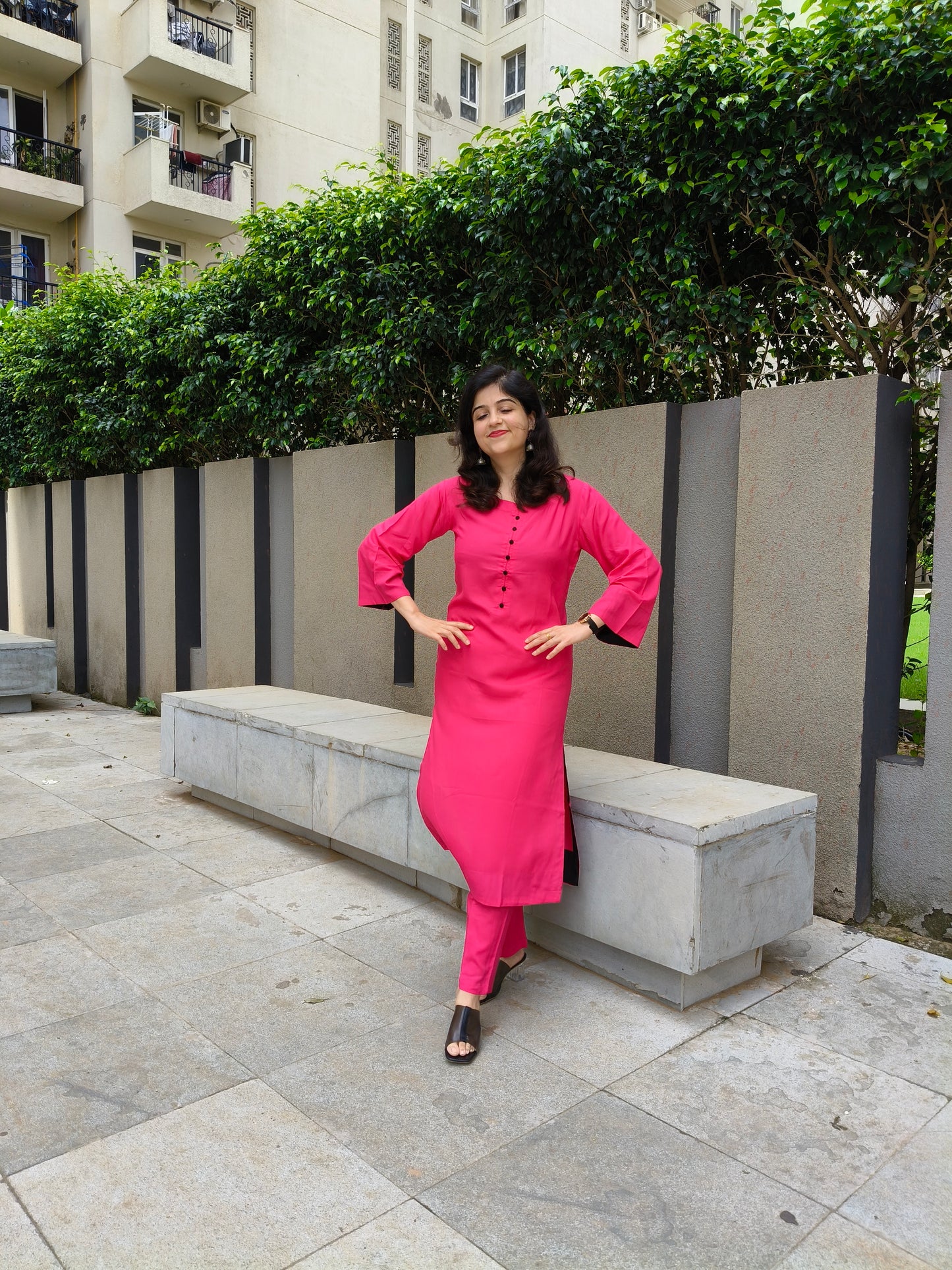 Vastramaniaa Solid Glow Kurta Pant Set