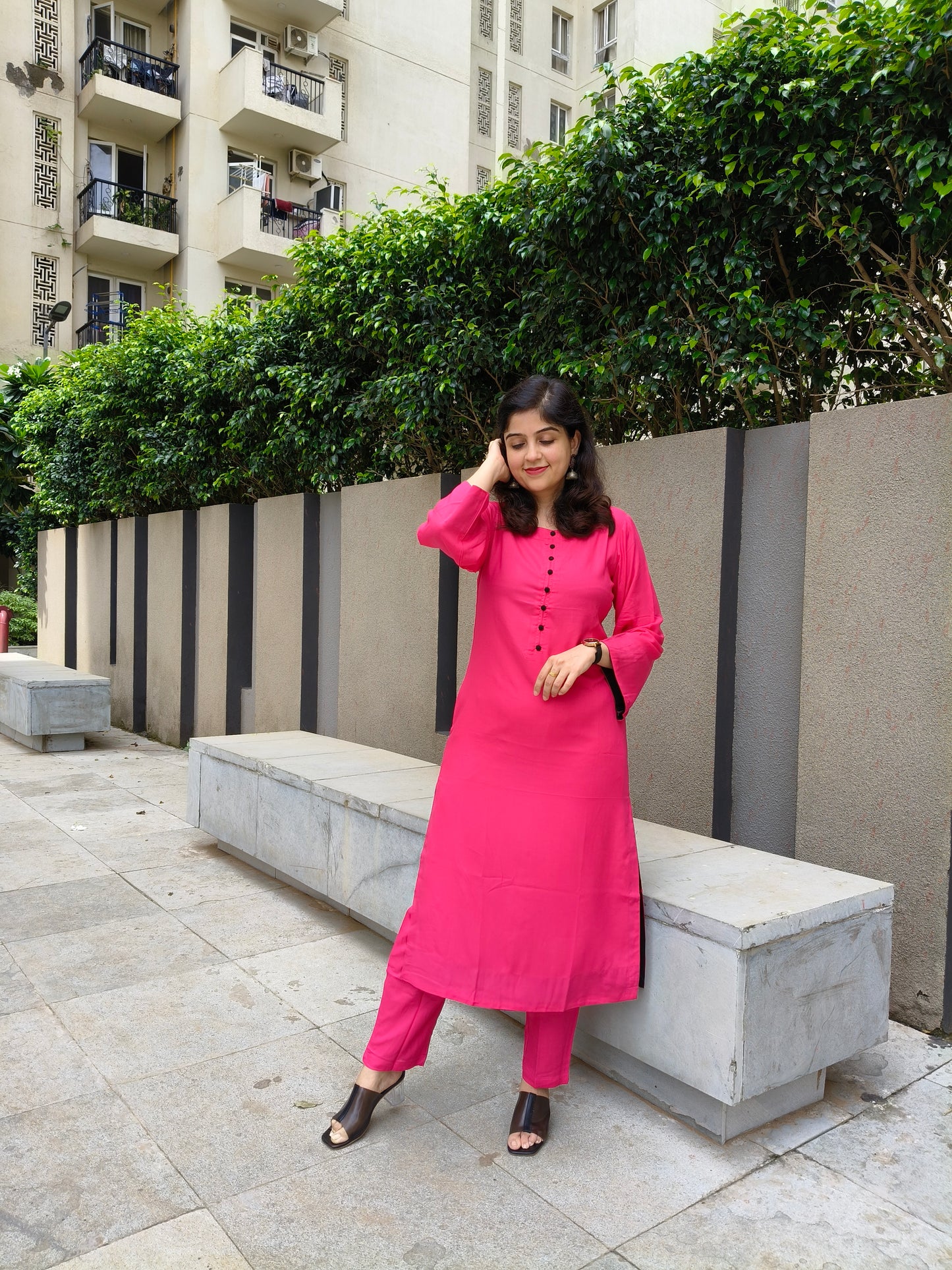 Vastramaniaa Solid Glow Kurta Pant Set
