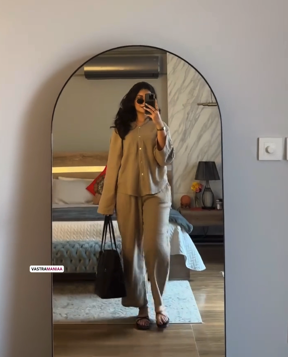 Vastramaniaa Women’s Rayon Crepe Neutral Chic Co-ord Set