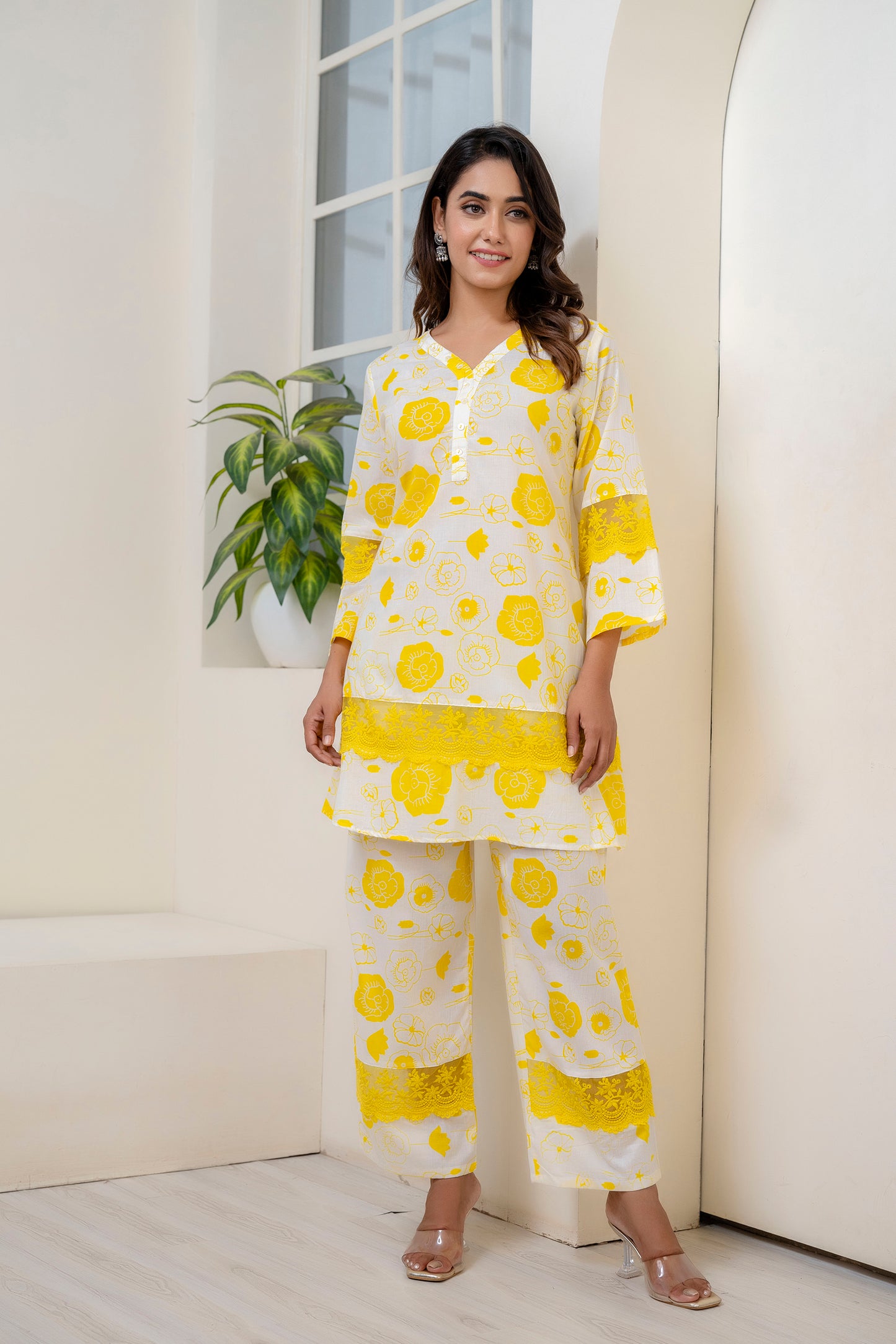 Vastramaniaa Yellow Floral A-Line Thigh Length Kurta Palazzo Set