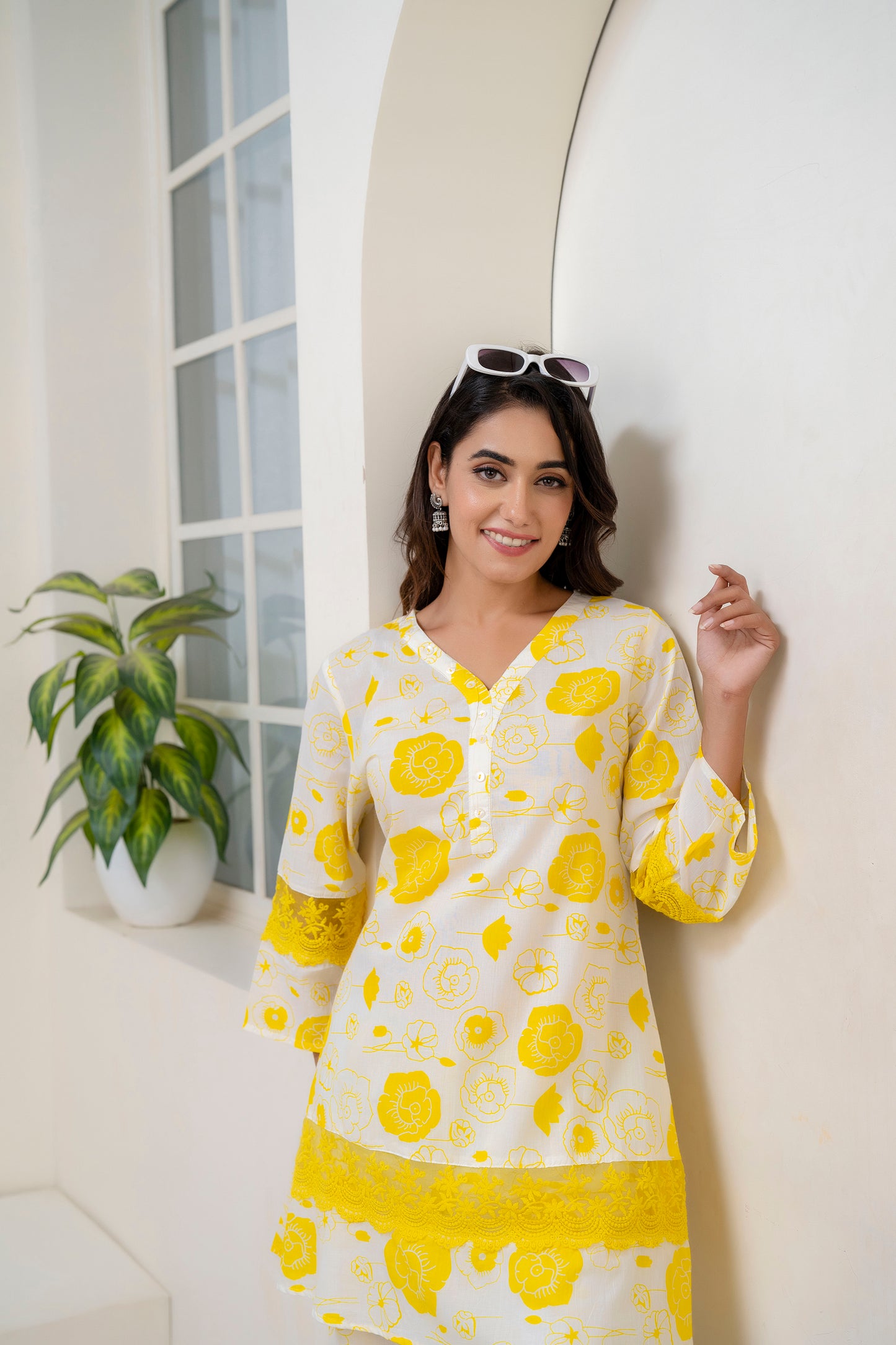 Vastramaniaa Yellow Floral A-Line Thigh Length Kurta Palazzo Set