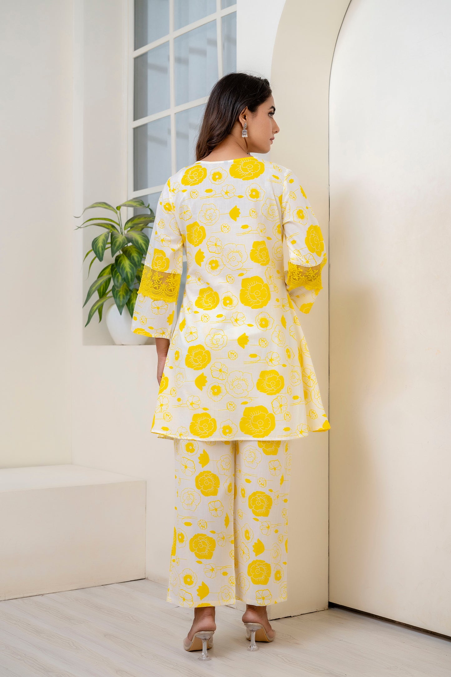 Vastramaniaa Yellow Floral A-Line Thigh Length Kurta Palazzo Set