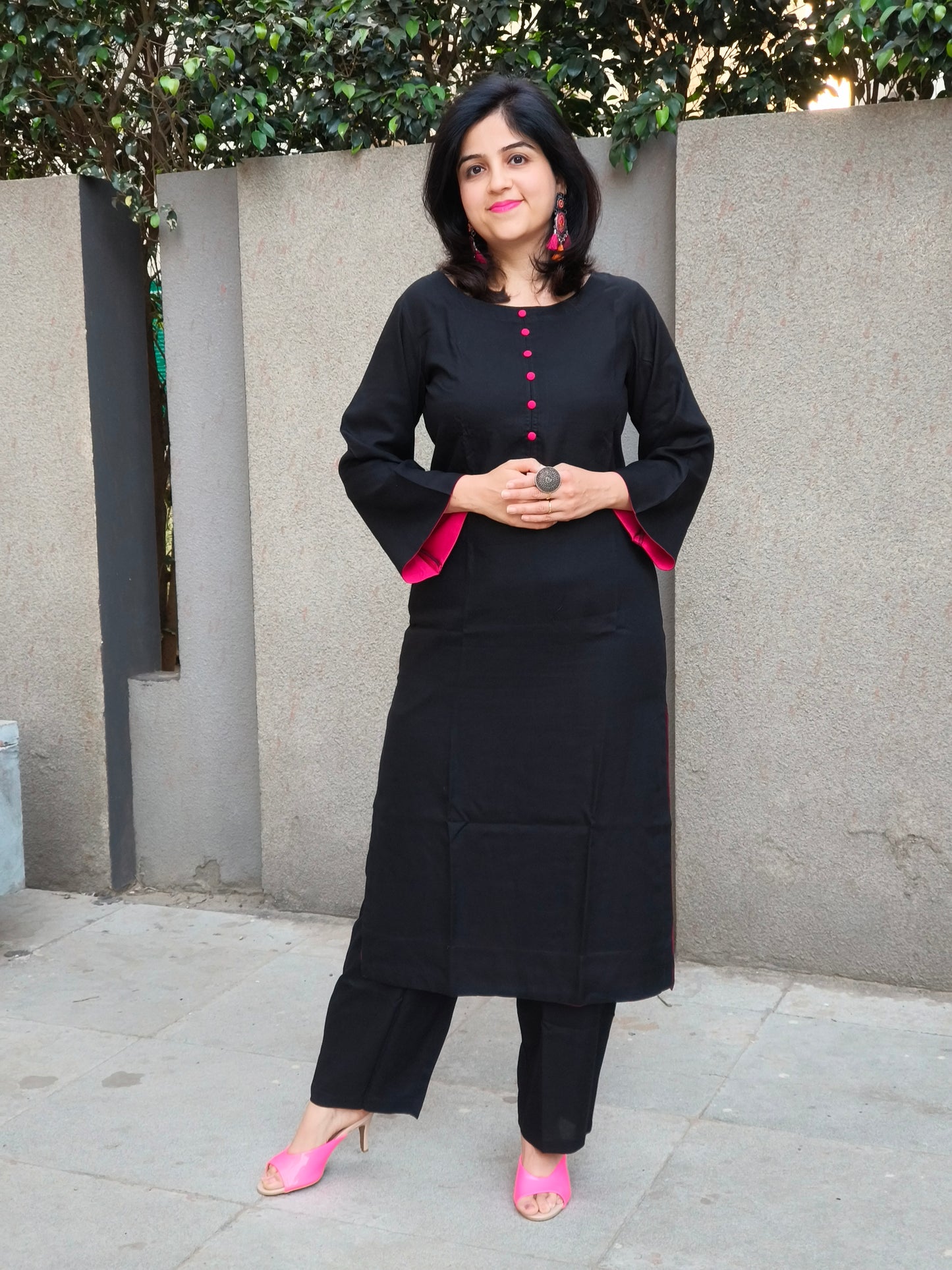 Vastramaniaa Solid Glow Kurta Pant Set