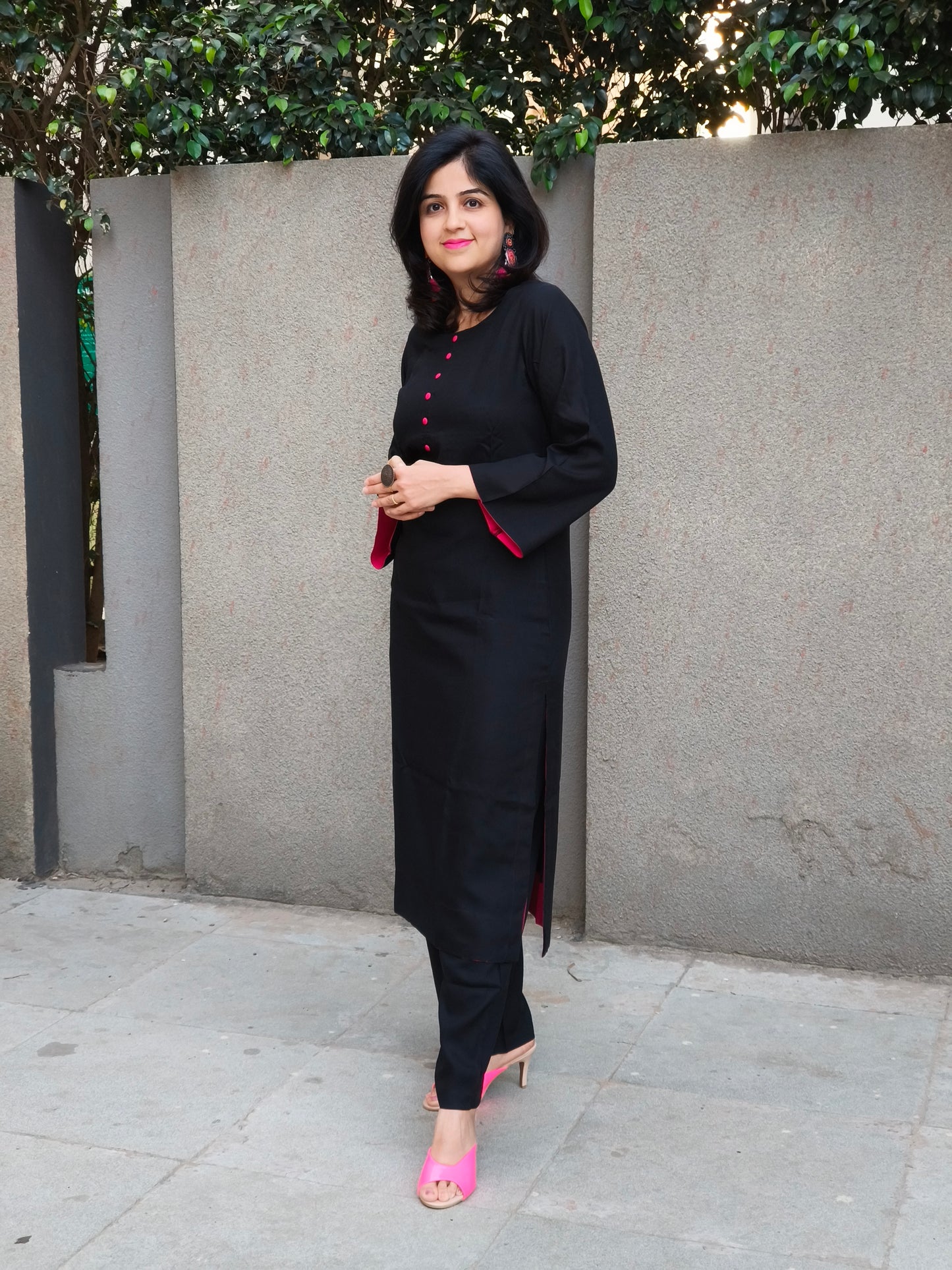 Vastramaniaa Solid Glow Kurta Pant Set