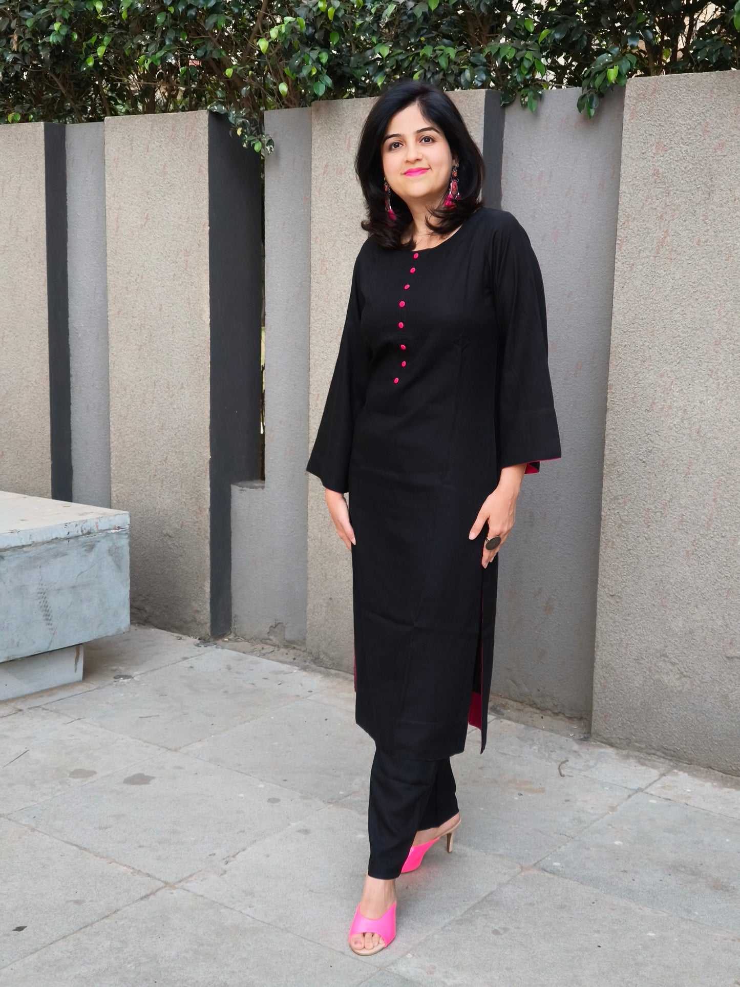 Vastramaniaa Solid Glow Kurta Pant Set