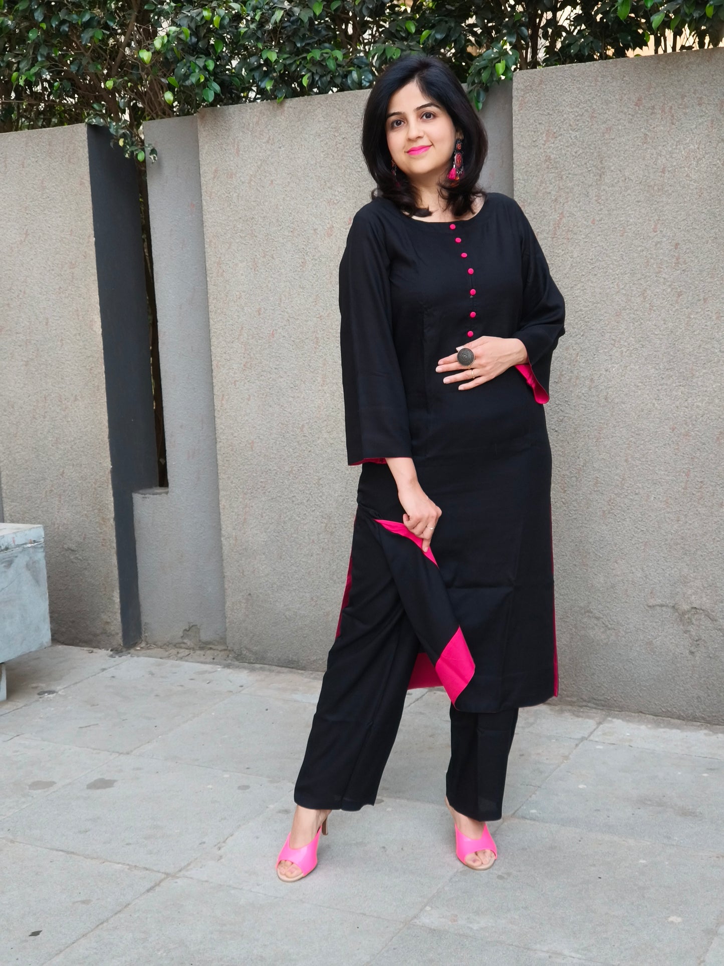 Vastramaniaa Solid Glow Kurta Pant Set