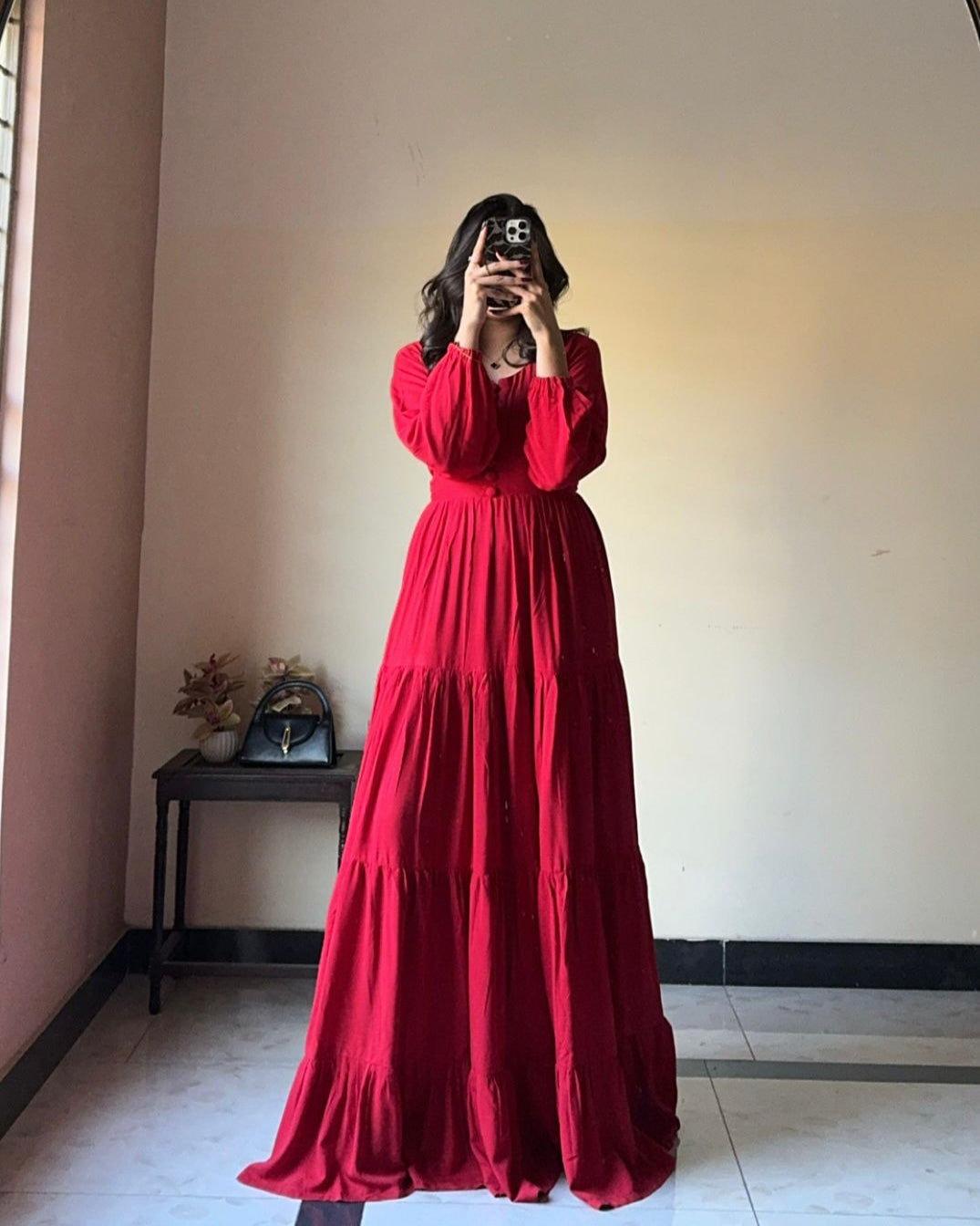 VASTRAMANIAA Women's Red Rayon Tiered Long Dress VASTRAMANIAA Women's Red Rayon Tiered Long Dress