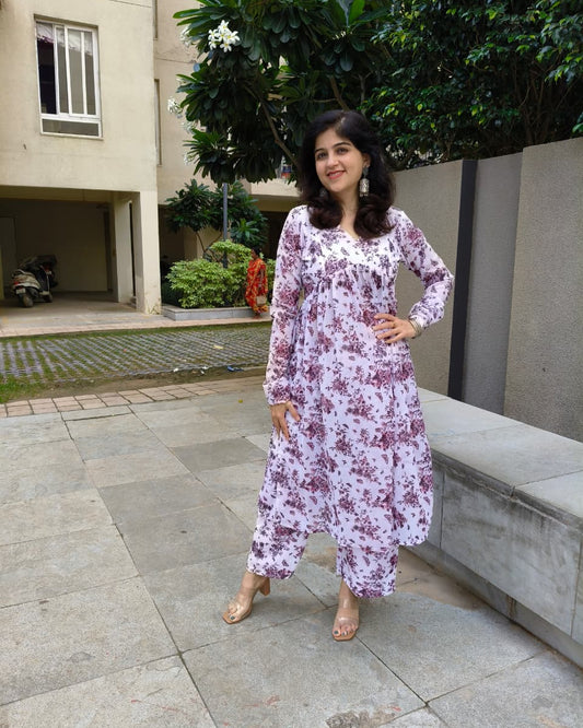 Vastramaniaa Blossom Naira Kurta Pant Set