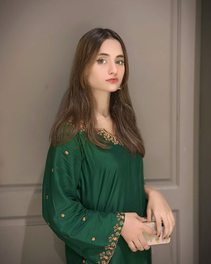 Emerald Green Rayon Embroidered Kurta Set with Pockets