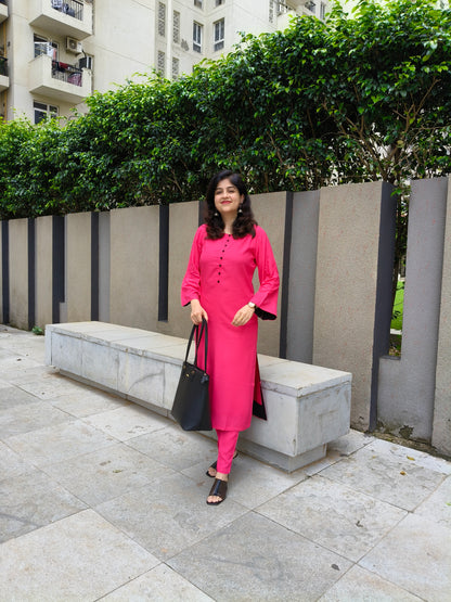 Vastramaniaa Solid Glow Kurta Pant Set
