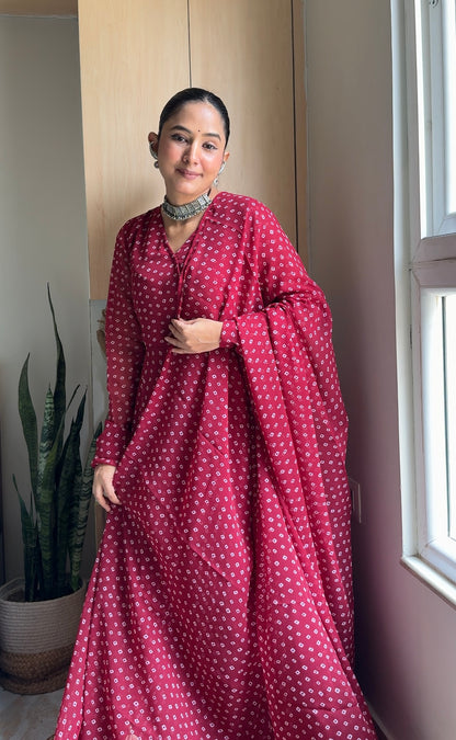 Maroon Bandhani