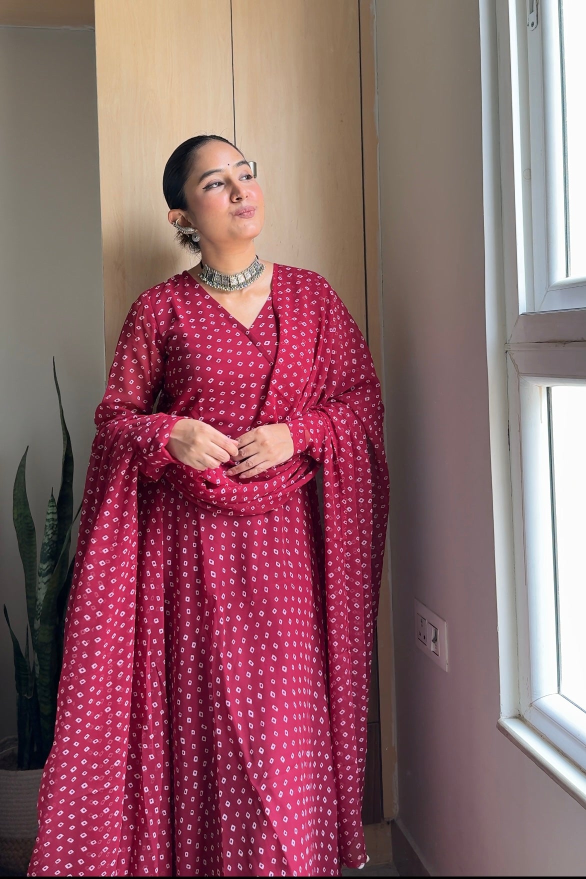 Maroon Bandhani