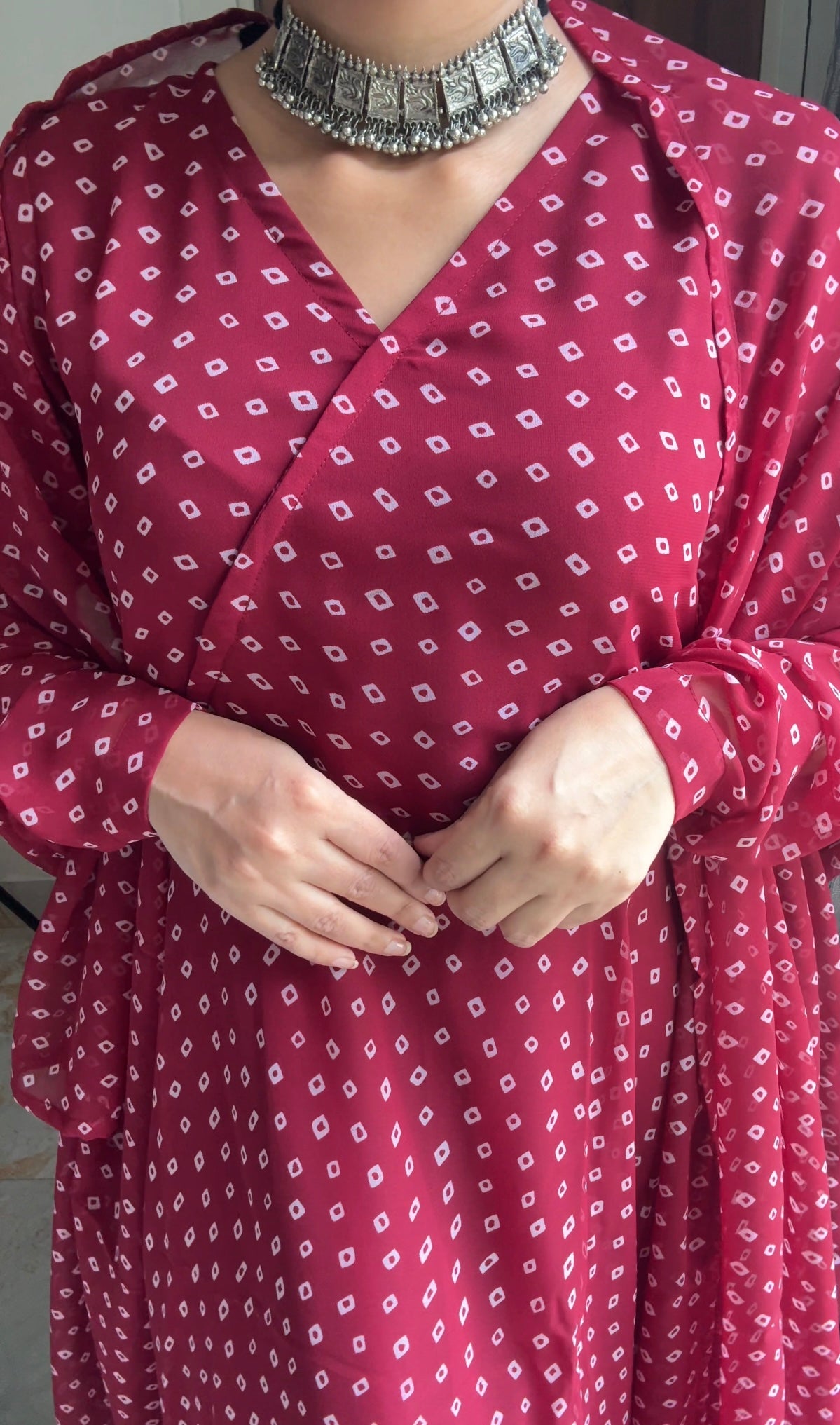Maroon Bandhani