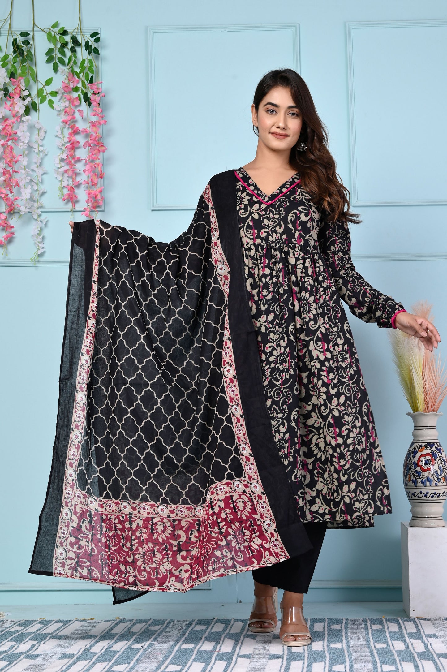 Vastramaniaa Women's Ajrakh Print Cotton Kurta Set