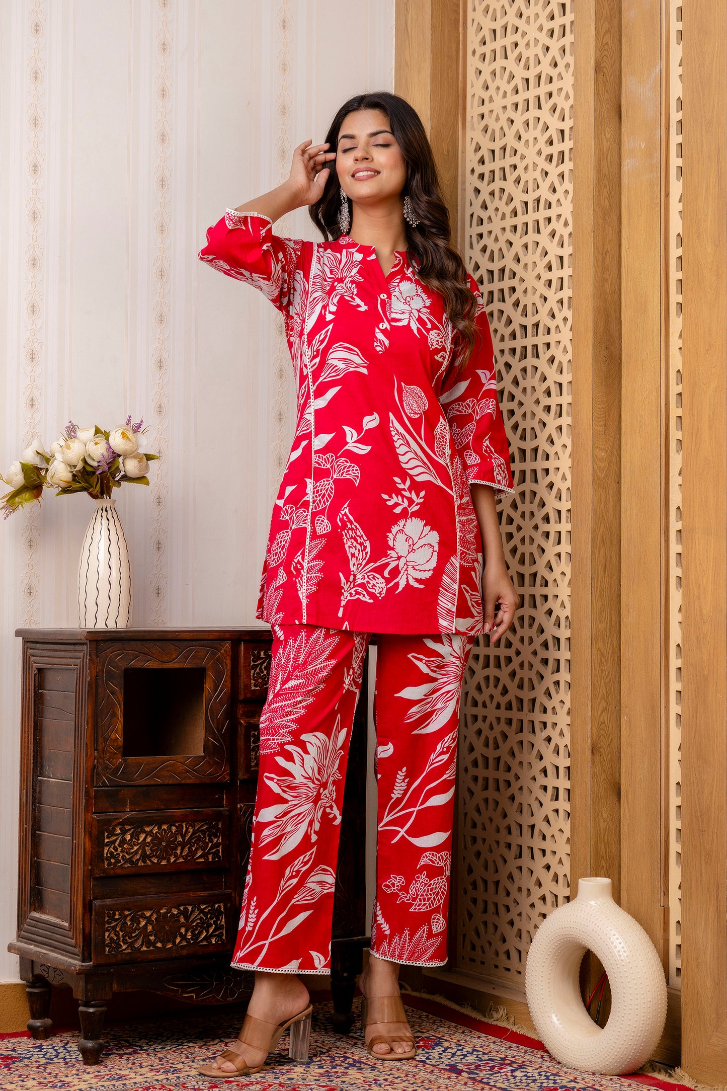 Vastramaniaa Red Floral Print Kurta Pant Co-ord Set in Cotton for Women