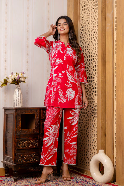 Vastramaniaa Red Floral Print Kurta Pant Co-ord Set in Cotton for Women