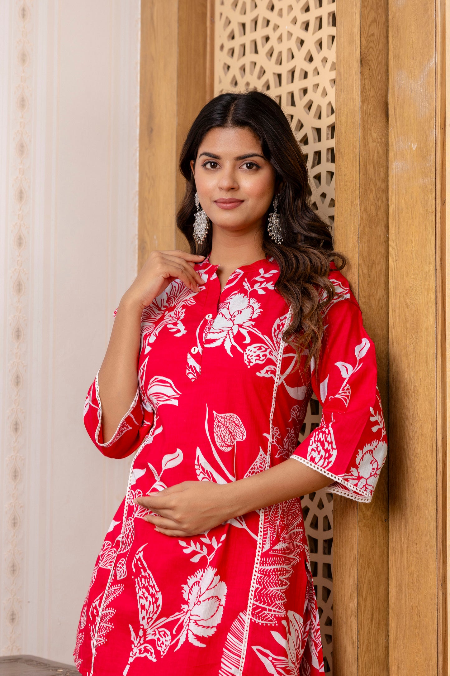 Vastramaniaa Red Floral Print Kurta Pant Co-ord Set in Cotton for Women