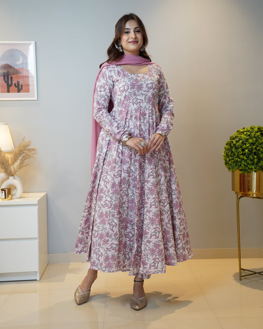 Vastramaniaa Peach Floral Cotton Anarkali Kurta Palazzo Dupatta Set