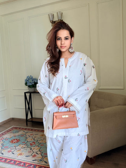 White Floral Embroidered Cotton Kurta Farshi Set | XS–5XL