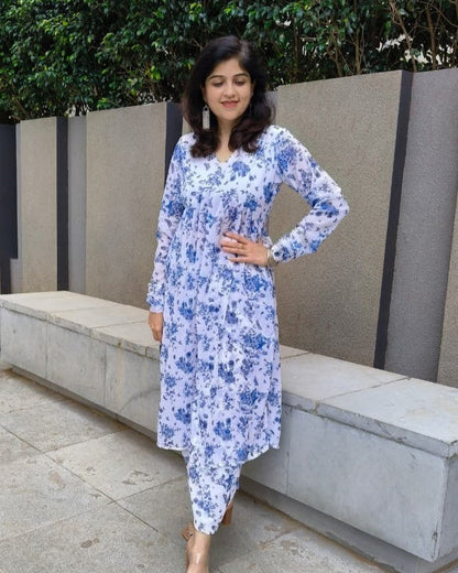 Vastramaniaa Blossom Naira Kurta Pant Set